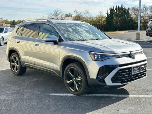 Used 2025 Volkswagen Taos SEL w/ Black Wheel Plus Package image 3