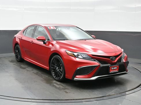 Used 2023 Toyota Camry XSE image 8