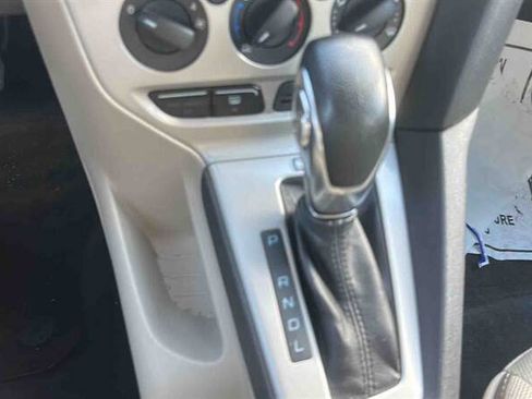 Used 2014 Ford Focus SE FWD image 13