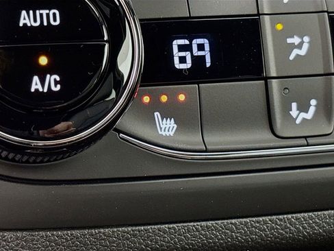 Used 2025 Buick Envista Preferred w/ Convenience I Package image 22