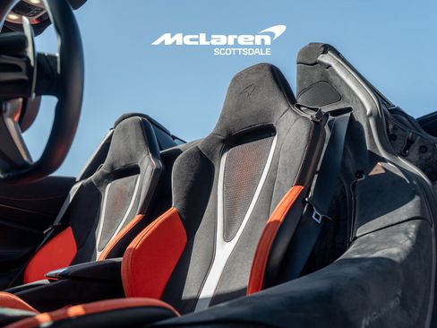 Used 2024 McLaren 750S Spider RWD image 11