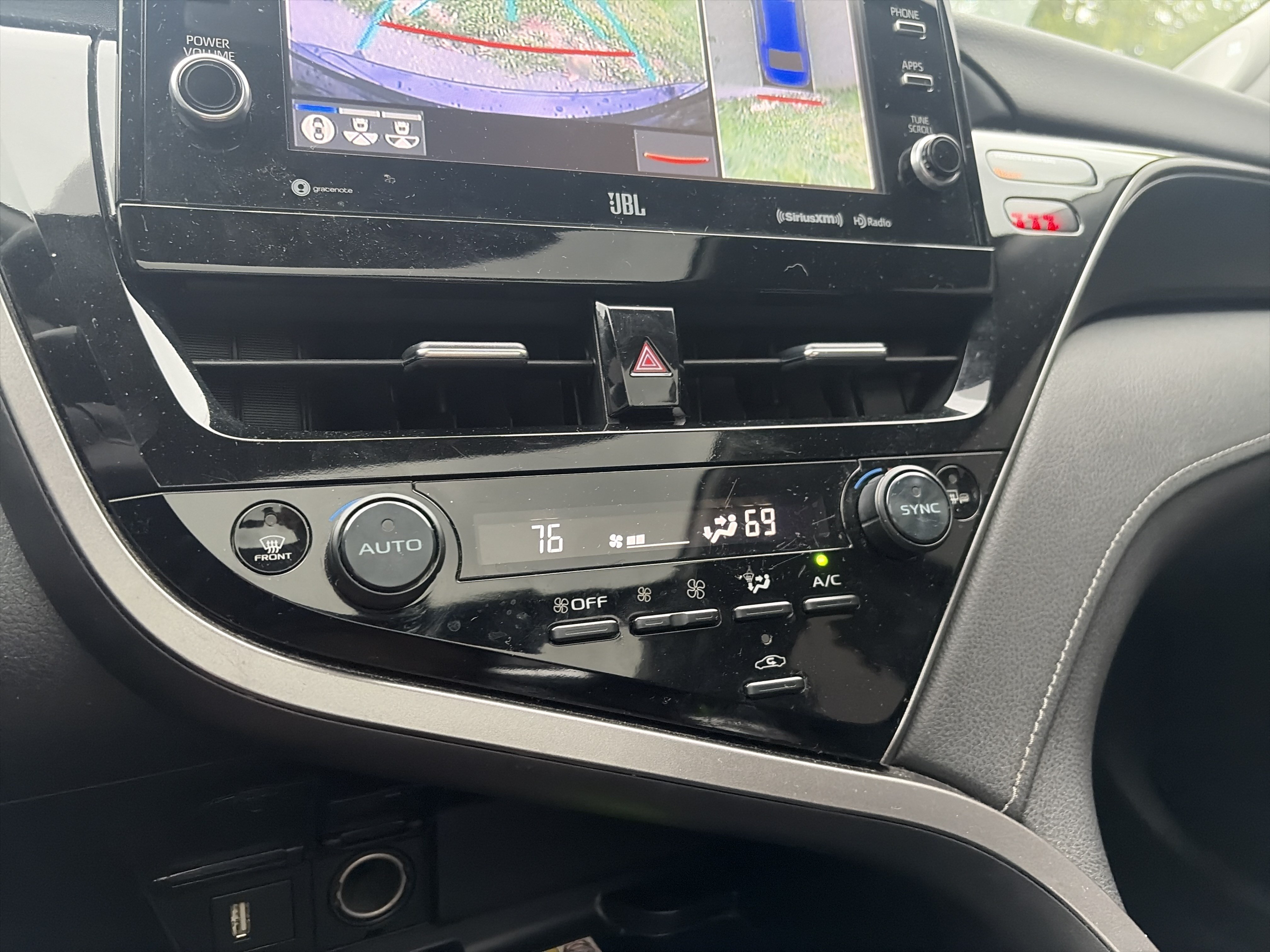 Used 2022 Toyota Camry XLE w/ Navigation Package FWD image 35