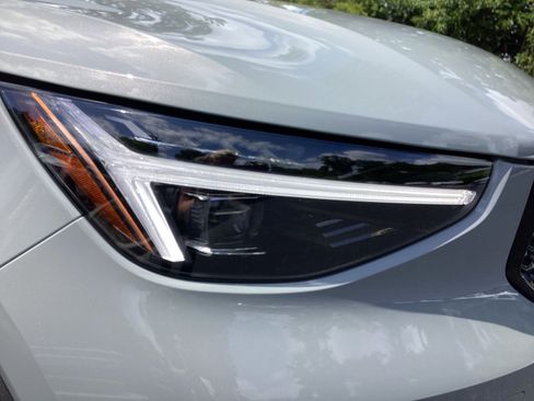 Used 2026 Volvo XC40 B5 Plus w/ Protection Package Premier image 11