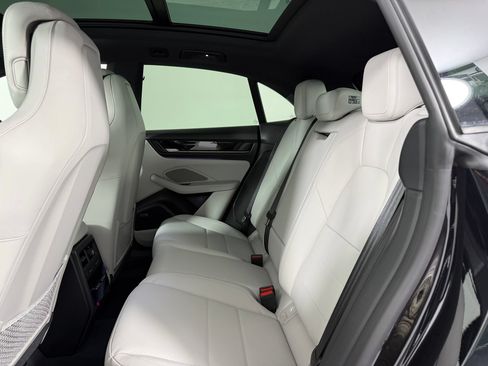 Certified 2026 Porsche Macan Electric RWD image 23