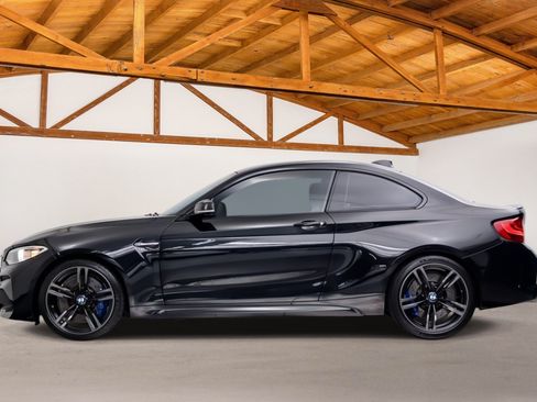 Used 2017 BMW M2 RWD image 2