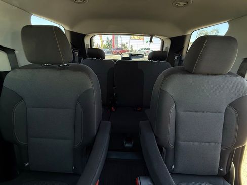 Used 2019 Chevrolet Traverse LT image 10