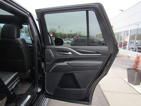 Used 2023 Cadillac Escalade Sport AWD/4WD image 13