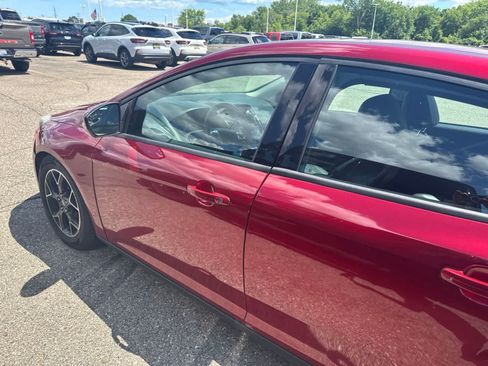 Used 2013 Ford Focus SE FWD image 15