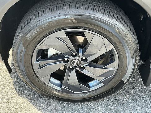 Certified 2026 Nissan Rogue SV FWD image 10