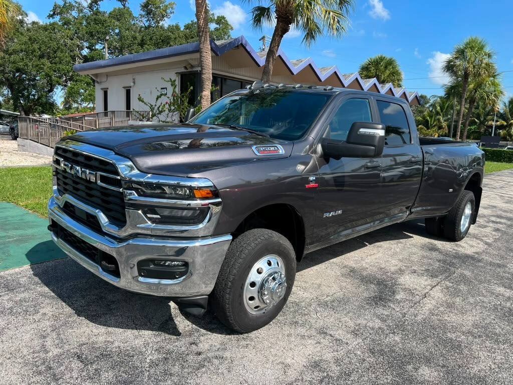 Used 2025 RAM 3500 Big Horn AWD/4WD image 2