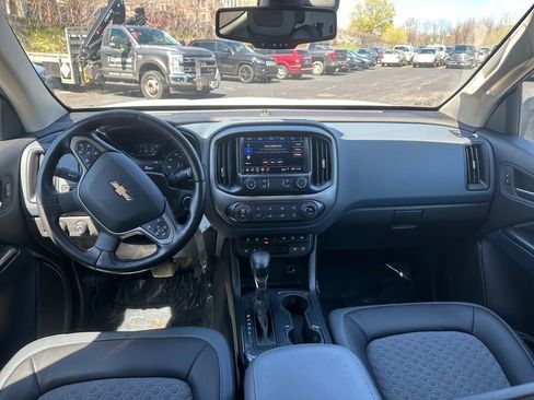 Used 2022 Chevrolet Colorado Z71 w/ Safety Package AWD/4WD image 9