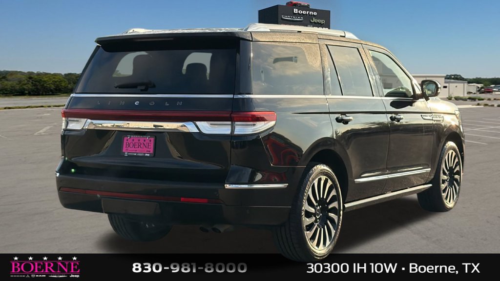Used 2022 Lincoln Navigator Black Label AWD/4WD image 3