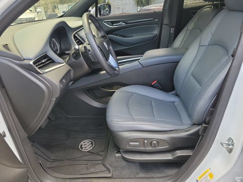 Used 2022 Buick Enclave Essence w/ Experience Buick Package FWD image 32