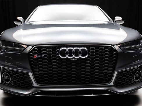 Used 2016 Audi RS 7 Prestige w/ Carbon-Optic Package image 31