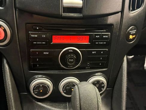 Used 2014 Nissan 370Z Touring image 26