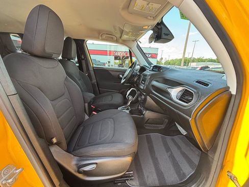 Used 2018 Jeep Renegade Latitude w/ Trailer Tow Group image 18