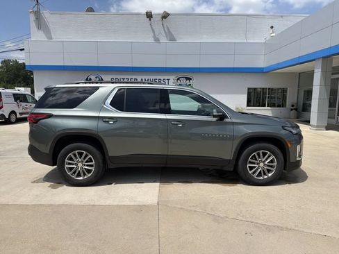 Used 2023 Chevrolet Traverse LT FWD image 11