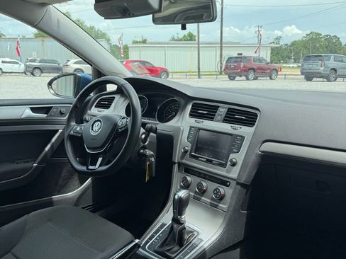 Used 2017 Volkswagen Golf S FWD image 13
