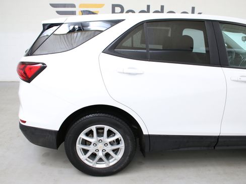 Used 2024 Chevrolet Equinox LS w/ LS Convenience Package image 10