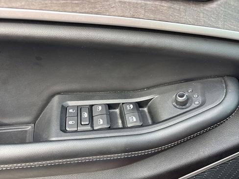 Used 2024 Jeep Grand Cherokee Limited 4xe image 29