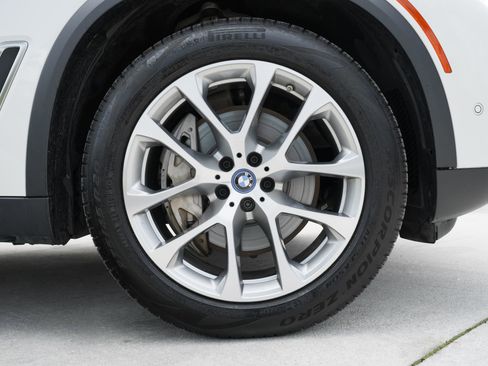 Used 2023 BMW X5 xDrive45e w/ Climate Comfort Package AWD/4WD image 28