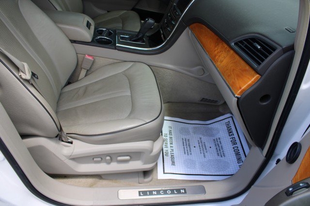 Used 2015 Lincoln MKX FWD w/ Equipment Group 102A image 8