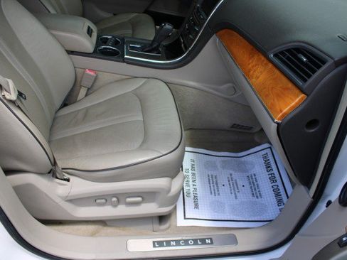 Used 2015 Lincoln MKX FWD w/ Equipment Group 102A image 8