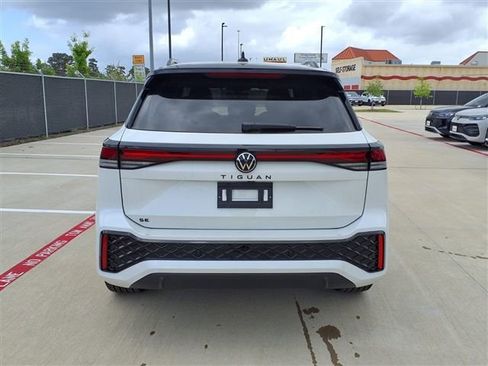 New 2026 Volkswagen Tiguan SE R-Line FWD image 6
