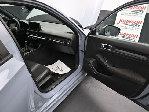 Used 2023 Honda Civic Sport image 12