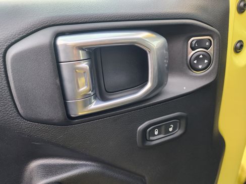 Used 2023 Jeep Gladiator Rubicon w/ LED Lighting Group image 24