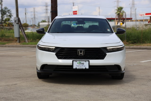 Used 2023 Honda Accord Sport image 2
