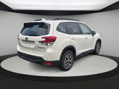 Used 2023 Subaru Forester Premium AWD/4WD image 8