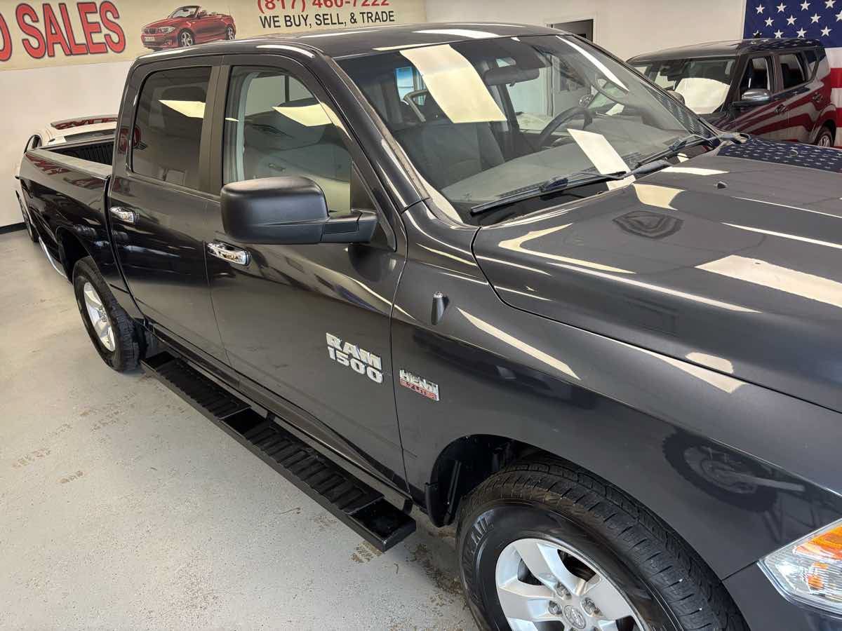 Used 2018 RAM 1500 Classic SLT AWD/4WD image 4