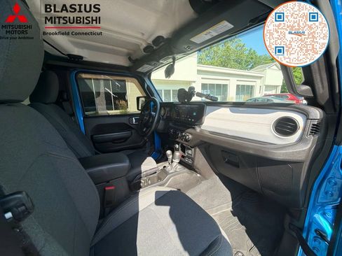 Used 2024 Jeep Gladiator Sport AWD/4WD image 53