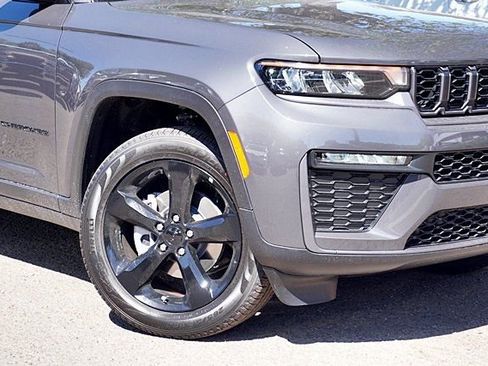 New 2026 Jeep Grand Cherokee Limited w/ Limited Altitude Package image 4