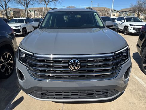 New 2026 Volkswagen Atlas SE image 10