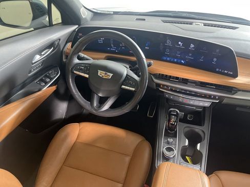 Used 2024 Cadillac XT4 Sport FWD image 13