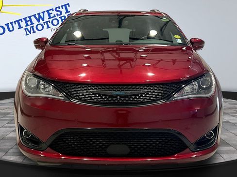 Used 2020 Chrysler Pacifica Limited w/ Advanced Safetytec Group FWD image 2