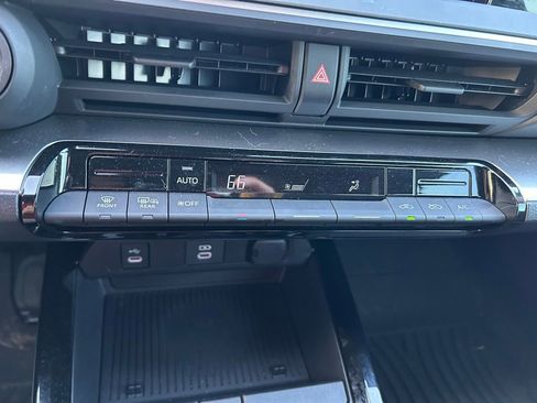 Used 2024 Toyota Prius LE image 23