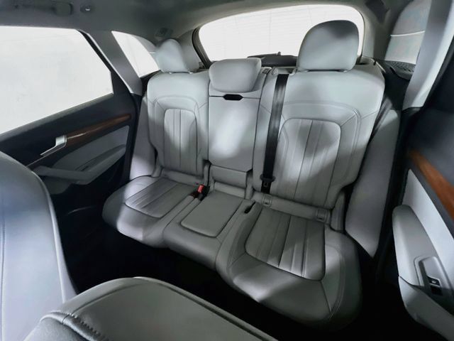 Used 2023 Audi Q5 2.0T Premium AWD/4WD image 27