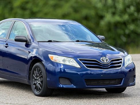 Used 2011 Toyota Camry LE FWD image 15