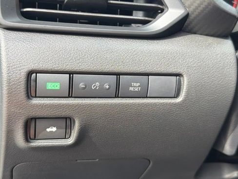 Used 2025 Nissan Sentra S FWD image 28
