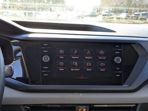 Used 2022 Volkswagen Taos SE w/ Panoramic Sunroof Package image 20