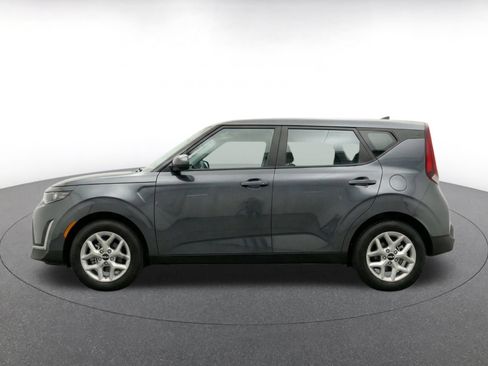 Used 2025 Kia Soul LX w/ LX Technology Package FWD image 4
