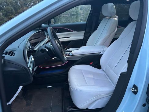 Used 2024 Cadillac Lyriq Luxury image 14