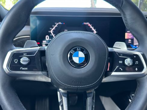 Used 2025 BMW 740i w/ Premium Package image 29
