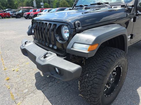 Used 2018 Jeep Wrangler Unlimited Sport AWD/4WD image 9