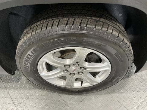 Used 2019 GMC Acadia SLE w/ LPO, Floor Liner Package image 32