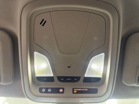 Used 2019 Chevrolet Impala LT FWD image 13