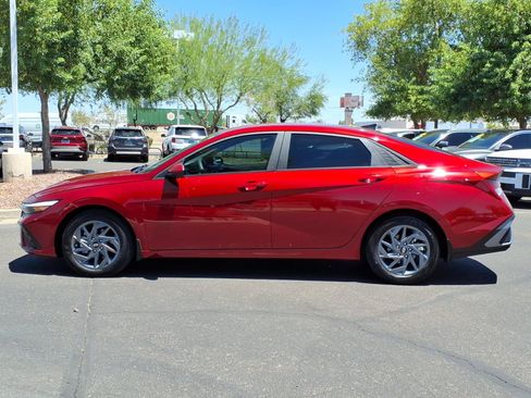Certified 2024 Hyundai Elantra Blue FWD image 2